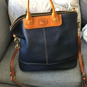 Dooney & Bourke tote